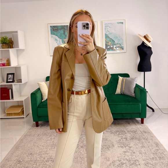 Stylish Tan Blazer for Women - Picture 8 of 9